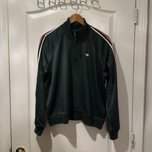 Abercrombie & Fitch sweater - Picture 2 of 3